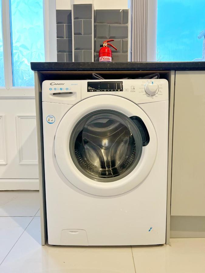 Cheerful 3 Bedroom Home With Netflix And Wi-Fi ميدلتون المظهر الخارجي الصورة