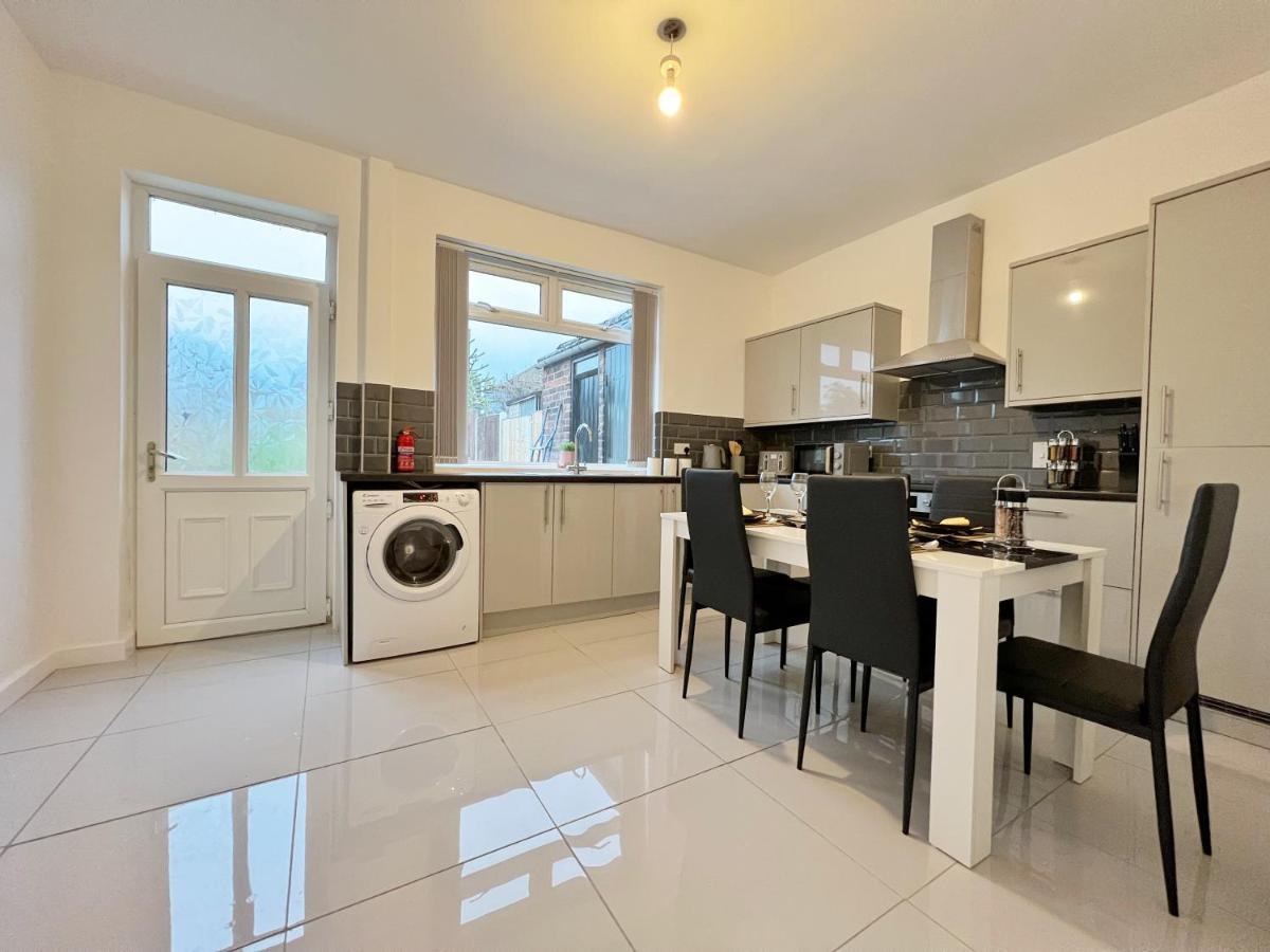 Cheerful 3 Bedroom Home With Netflix And Wi-Fi ميدلتون المظهر الخارجي الصورة